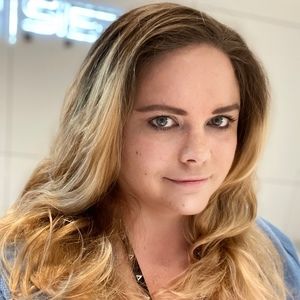 Meet your Posher, Aga